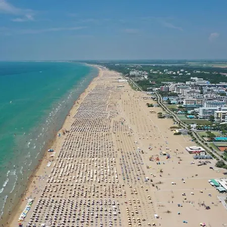 Discover Your Seaside Escape In 비비오네