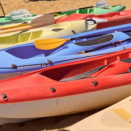 Discover Your Seaside Escape In 아파트