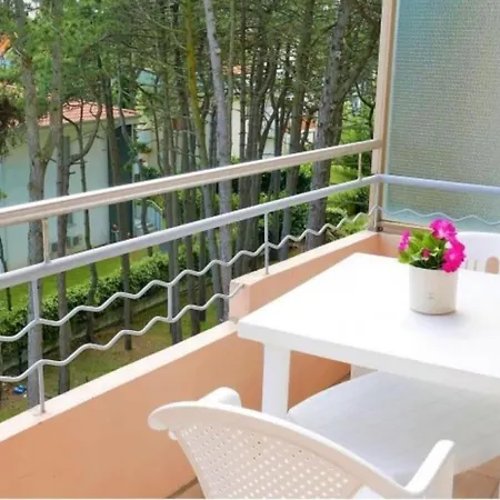아파트 Discover Your Seaside Escape In 비비오네